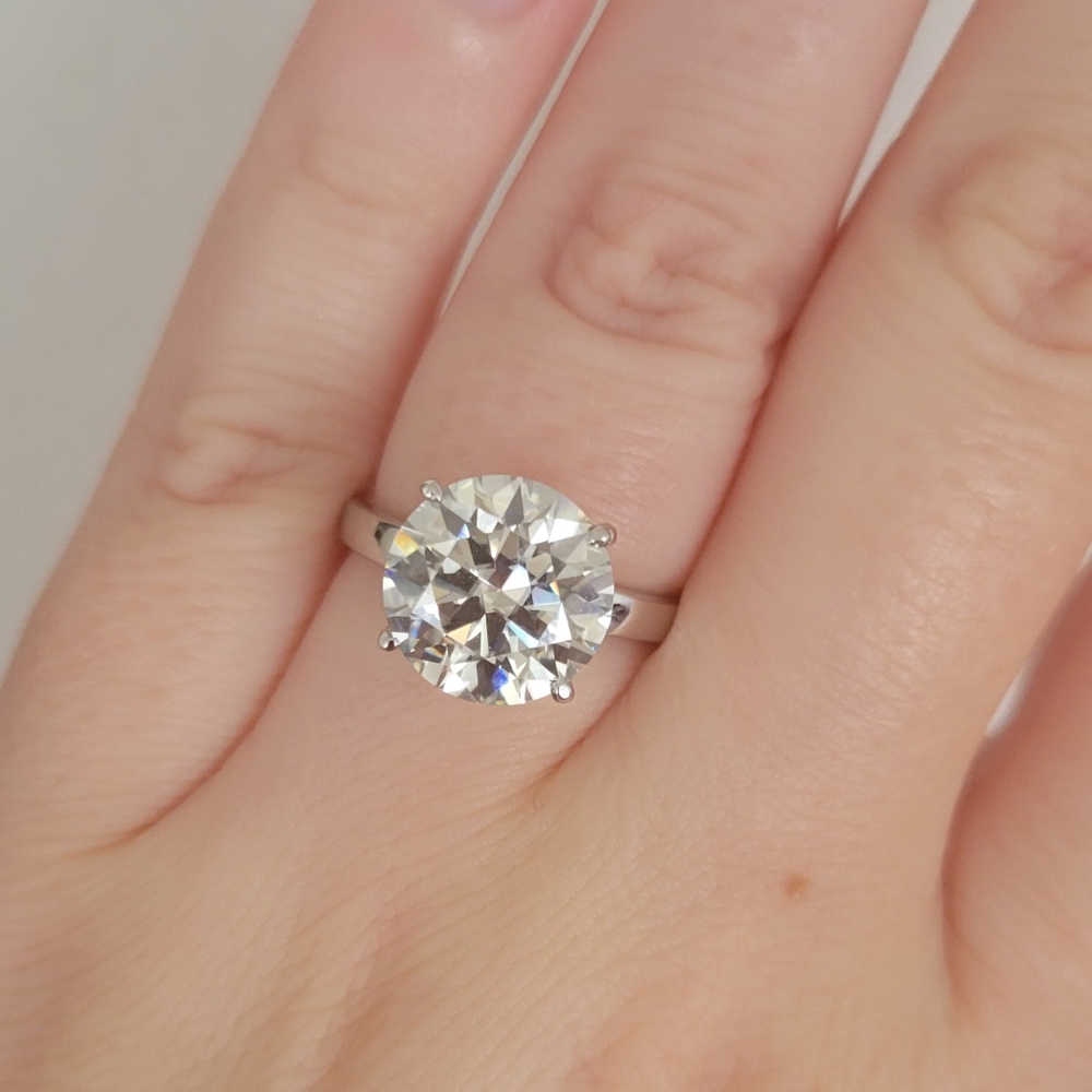 New 5ct Beautiful Moissanite Diamond Ring  ,Size 6
